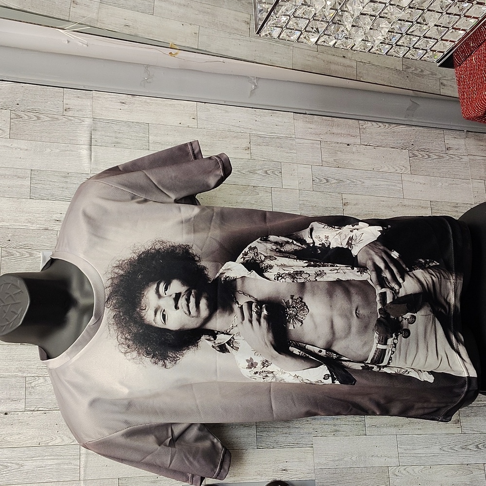 Graphic T-Shirt with Iconic Print